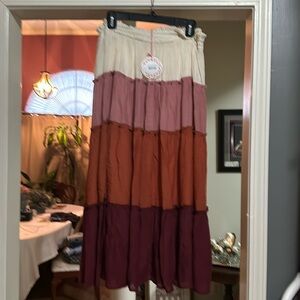 Ladies maxi skirt. Lightweight really nice ruffles and colors